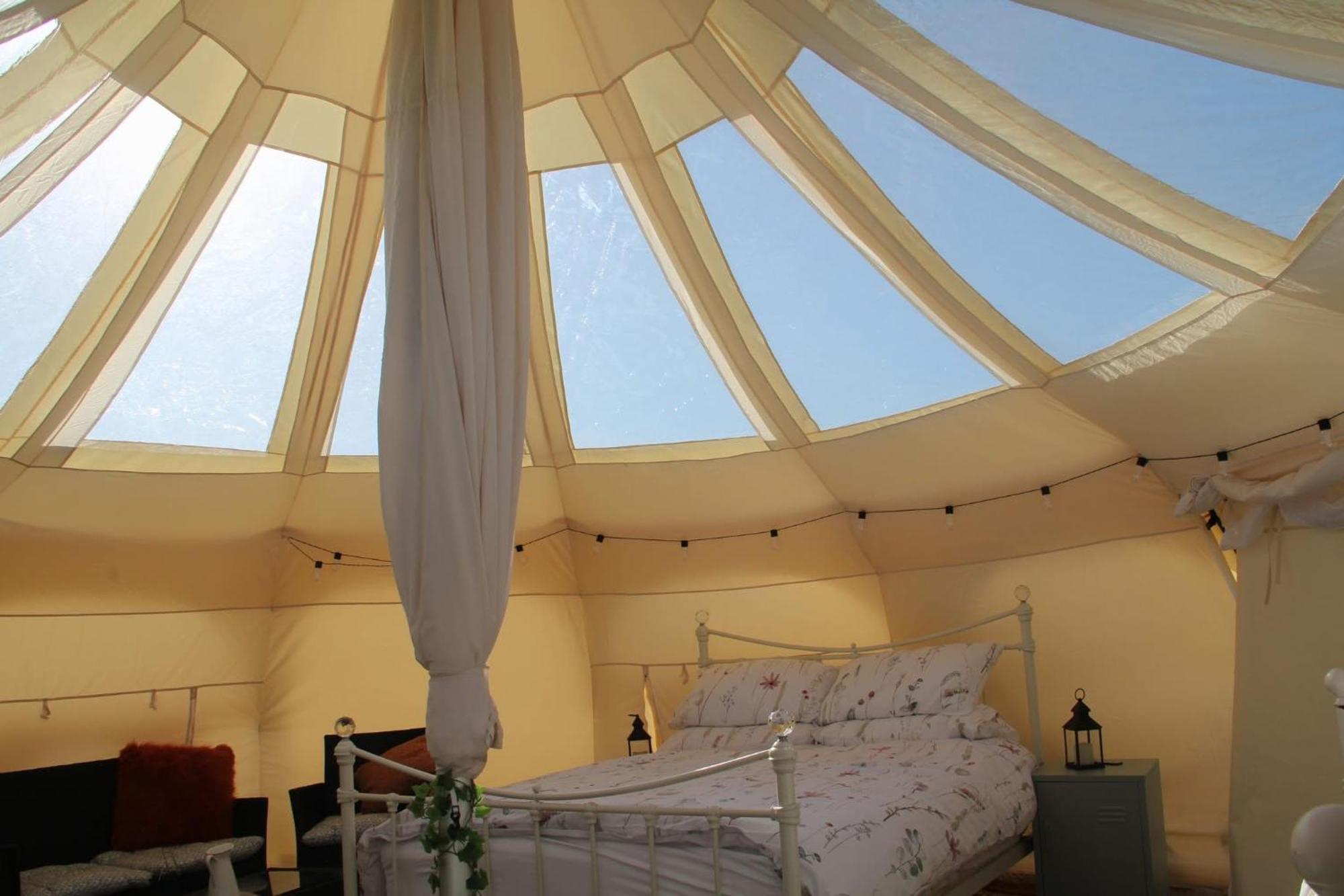 Tal-Y-Fan Farm 6M Stargazer Tent 브리젠드 외부 사진