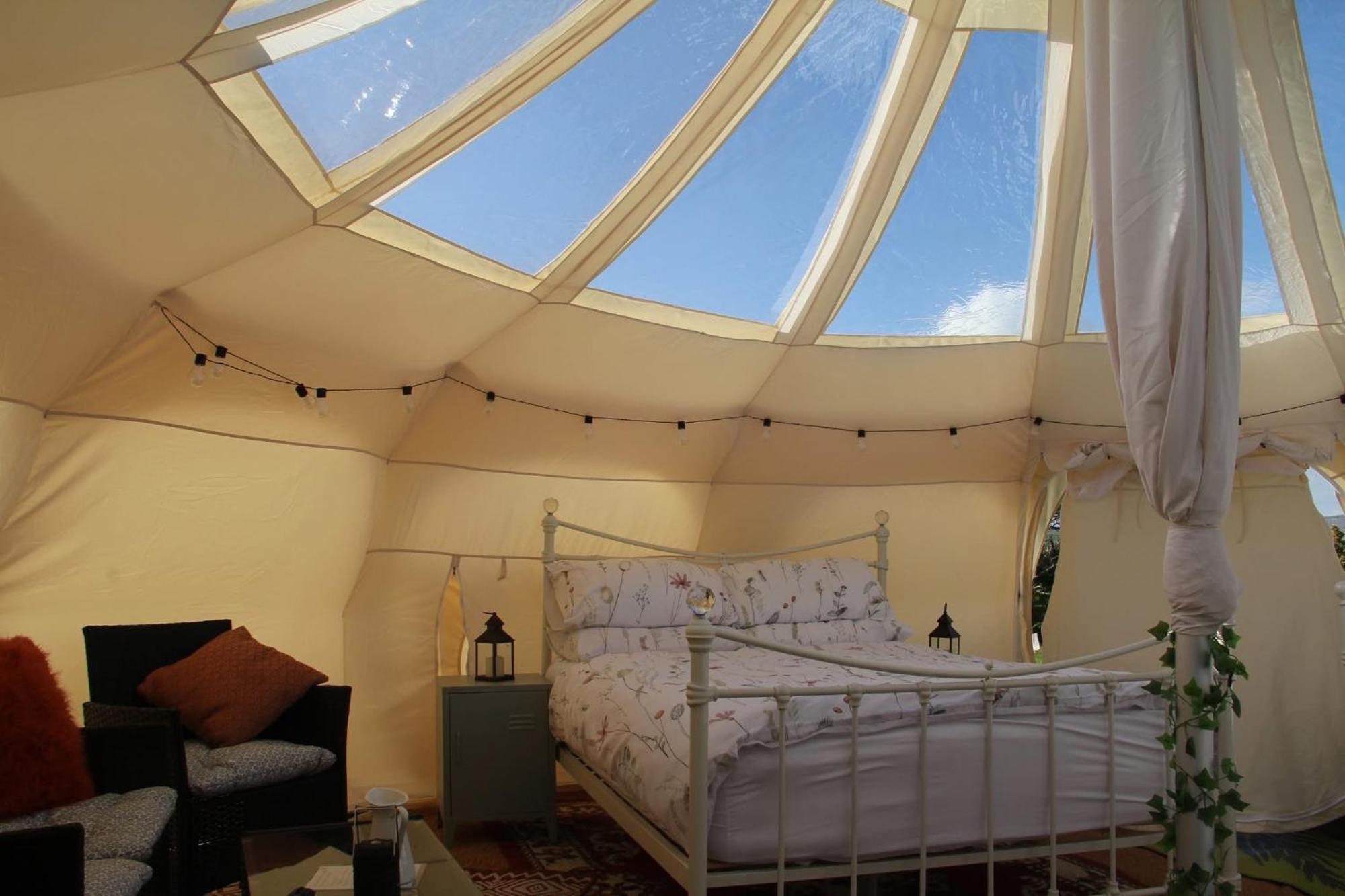 Tal-Y-Fan Farm 6M Stargazer Tent 브리젠드 외부 사진