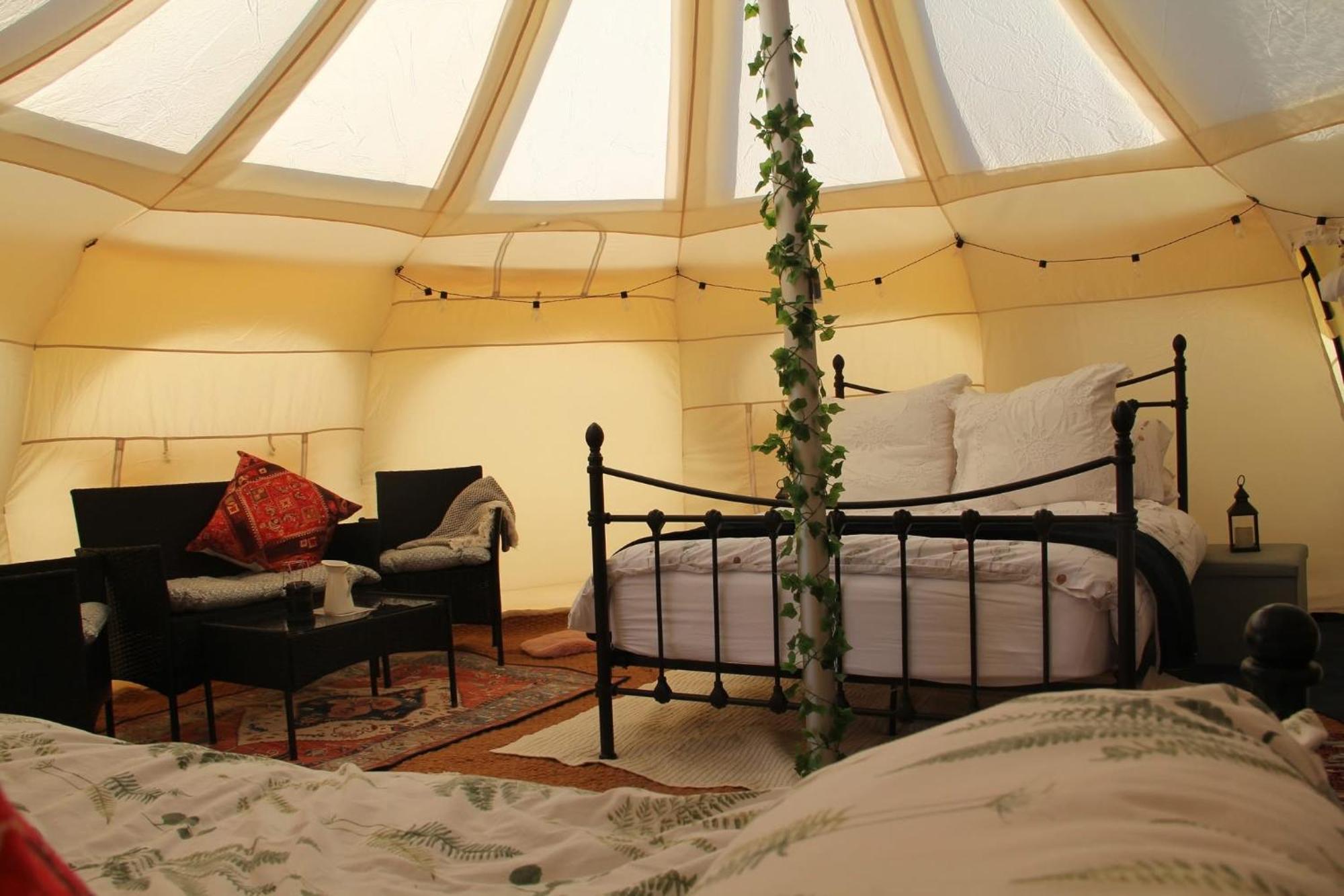 Tal-Y-Fan Farm 6M Stargazer Tent 브리젠드 외부 사진