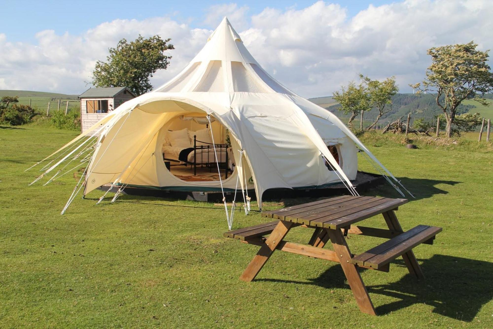 Tal-Y-Fan Farm 6M Stargazer Tent 브리젠드 외부 사진